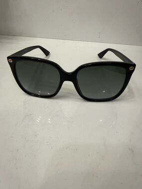 Gucci Black Oversized Women's Sunglasses with Gold Logo